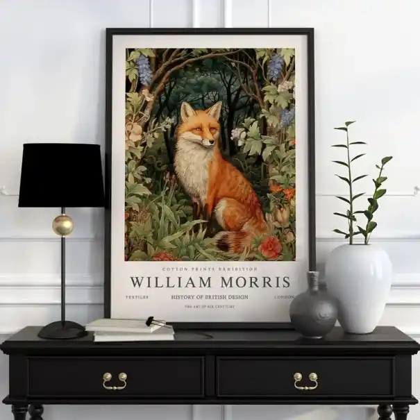 Plakat William Morris cu vulpe în pădure și motiv botanic 50x70 cm pânză din poliester în variantă verde-portocalie decorativă - Se epuizează rapid